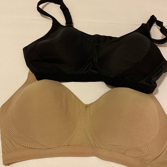 Hanes size 2 XL wireless bras with convertible adjustable straps - Picture 1 of 8